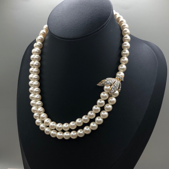 bold elegance Jewelry - Bold Elegance vintage style costume statement necklace.